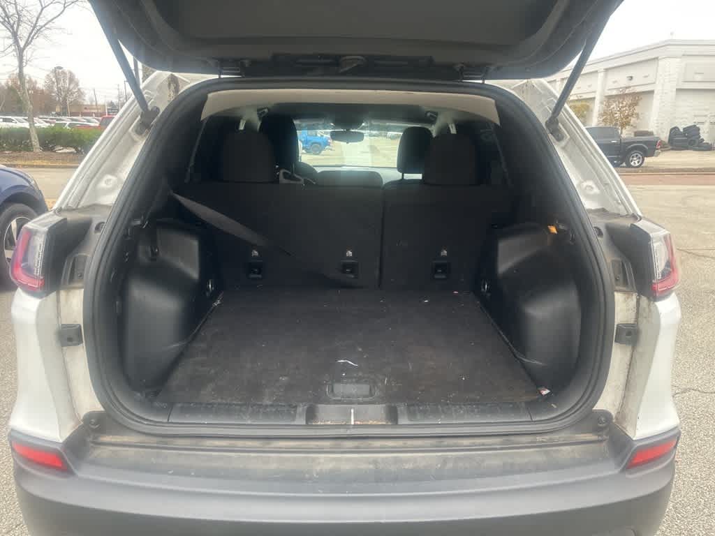 Thumbnail: 2021 Jeep Cherokee - 21