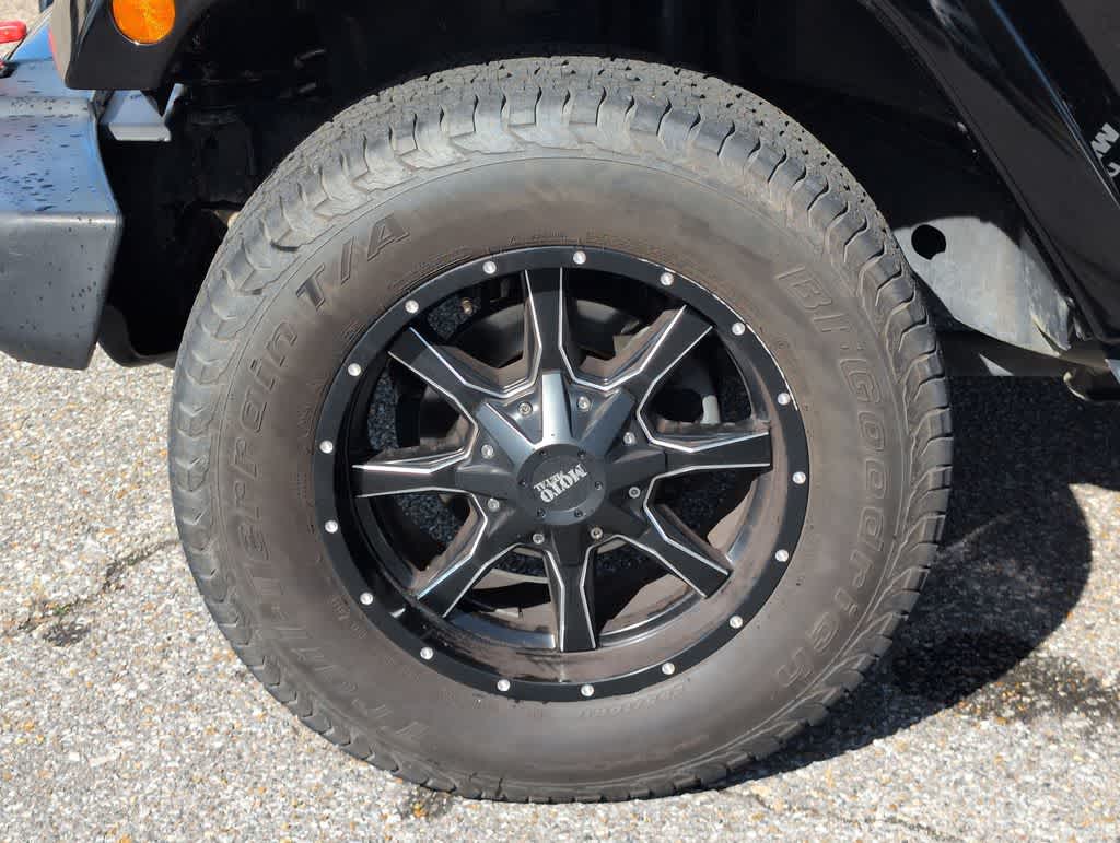 Thumbnail: 2017 Jeep Wrangler - 14