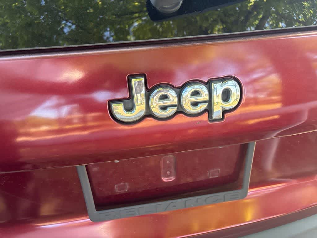Thumbnail: 2019 Jeep Cherokee - 8