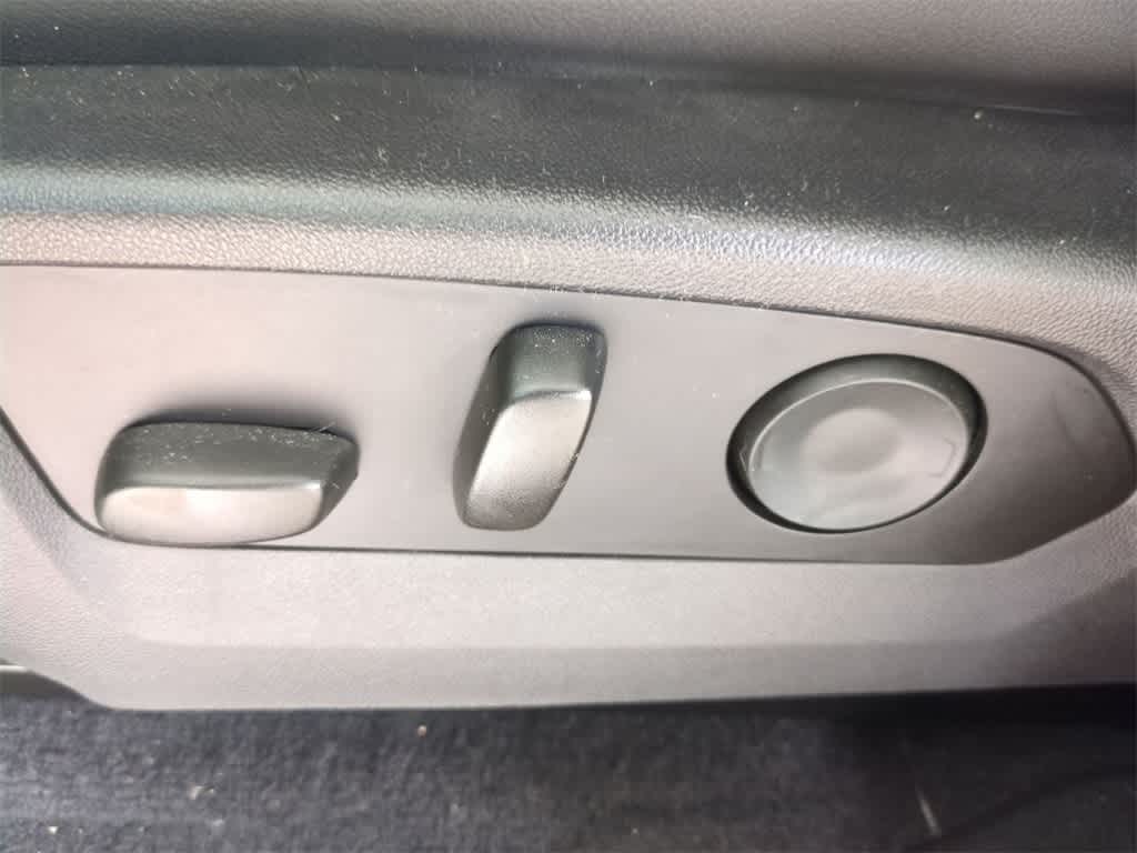 Thumbnail: 2024 Chevrolet Colorado - 18