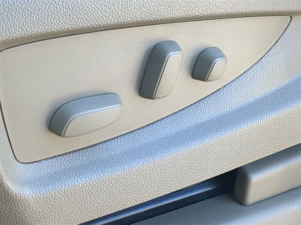 Thumbnail: 2017 Chevrolet Tahoe - 18