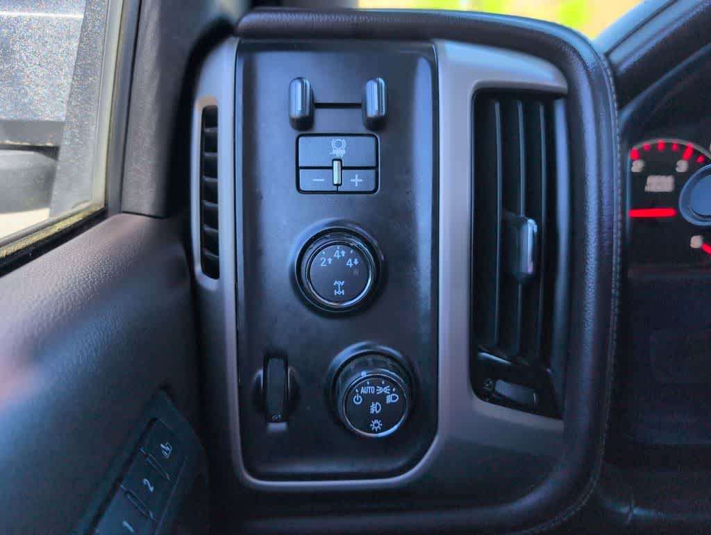 Thumbnail: 2015 GMC Sierra 3500 - 27