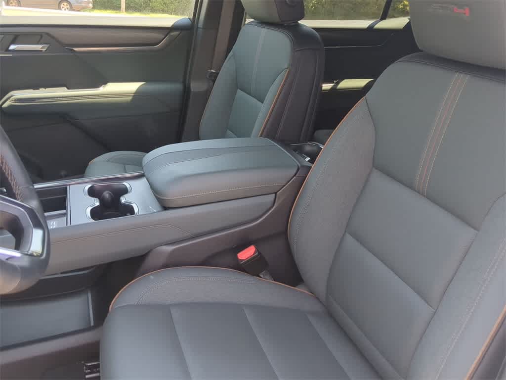 Thumbnail: 2024 GMC Acadia - 16