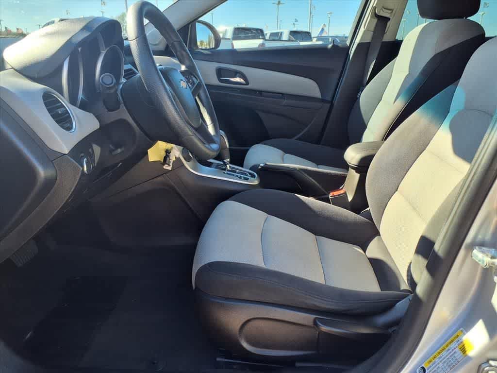 Thumbnail: 2015 Chevrolet Cruze - 8