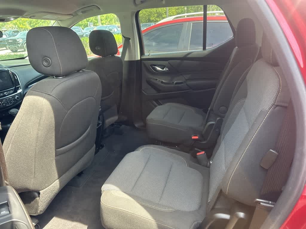 Thumbnail: 2021 Chevrolet Traverse - 4