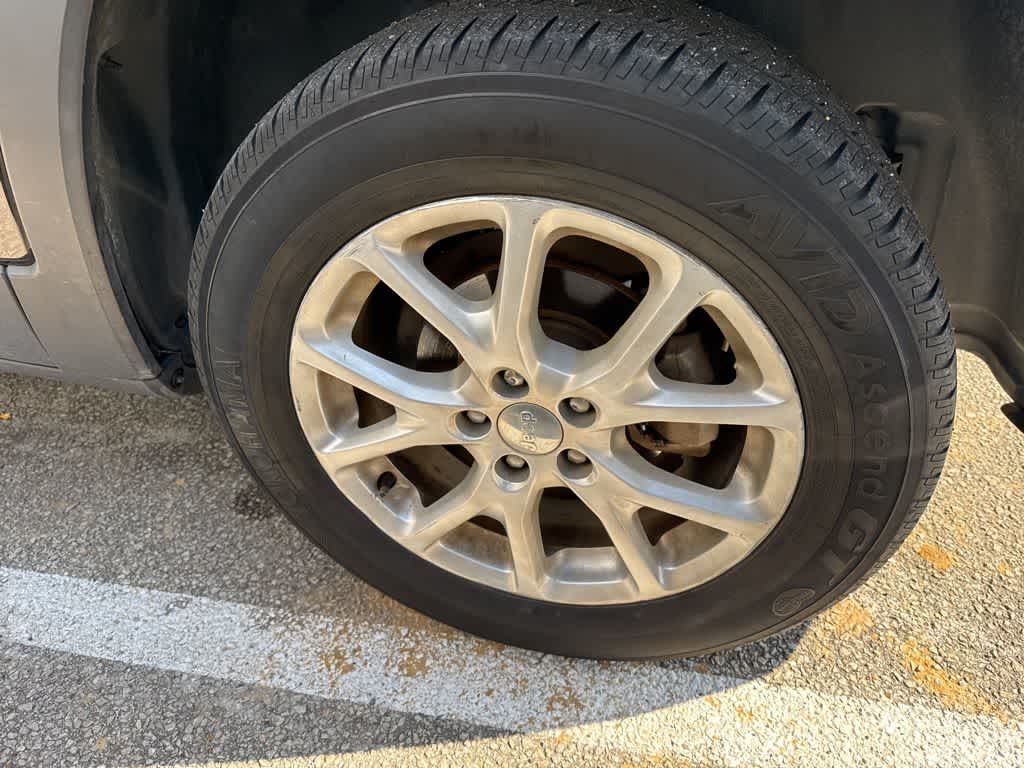 Thumbnail: 2015 Jeep Cherokee - 4