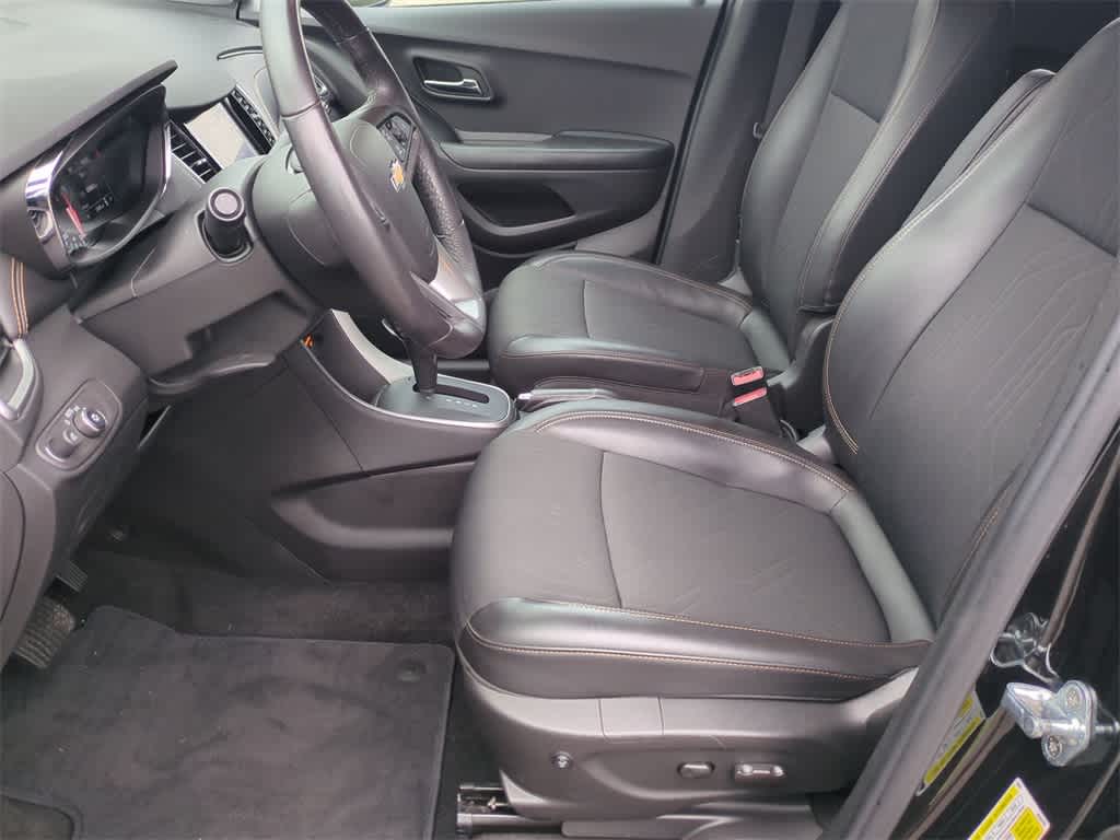 Thumbnail: 2022 Chevrolet Trax - 16