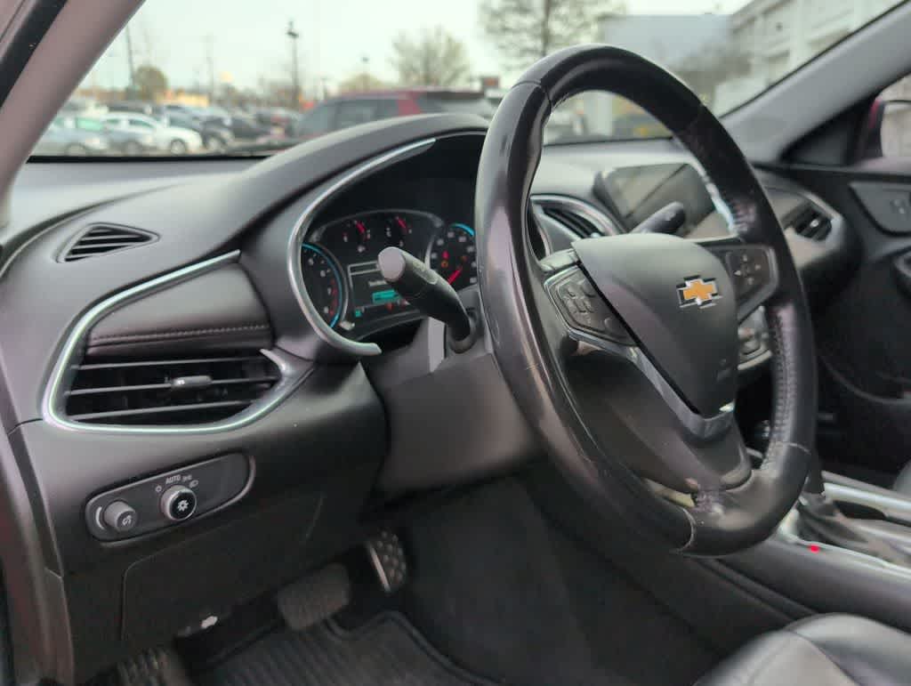 Thumbnail: 2016 Chevrolet Malibu - 10