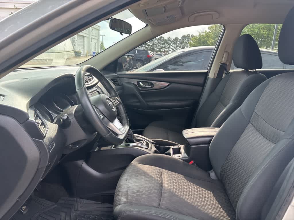 2018 Nissan Rogue SV 11