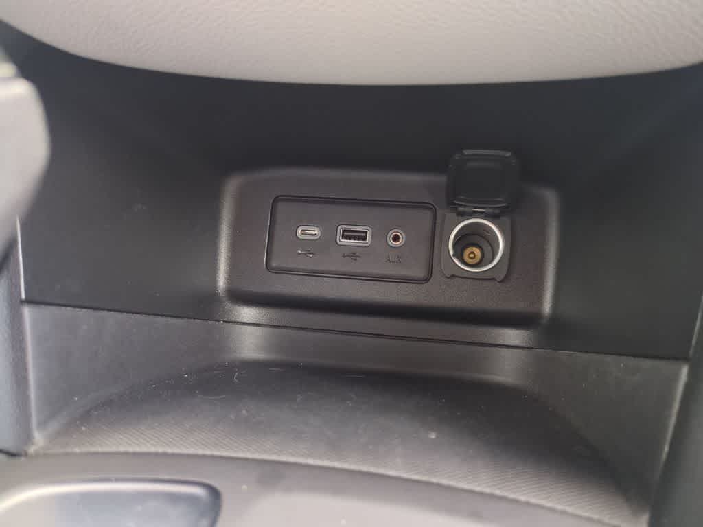 Thumbnail: 2020 Chevrolet Equinox - 31