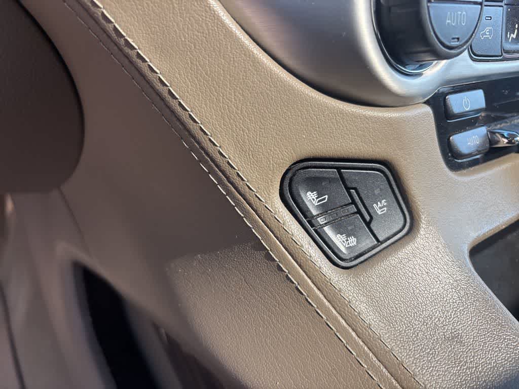 Thumbnail: 2016 GMC Yukon - 24