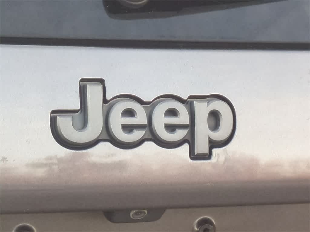 Thumbnail: 2019 Jeep Cherokee - 12