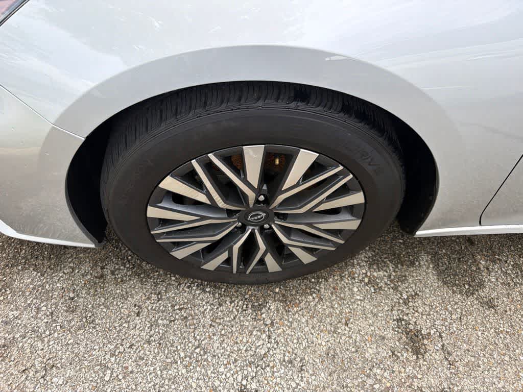 Thumbnail: 2023 Nissan Altima - 8