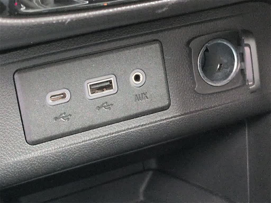 Thumbnail: 2021 Buick Encore GX - 31