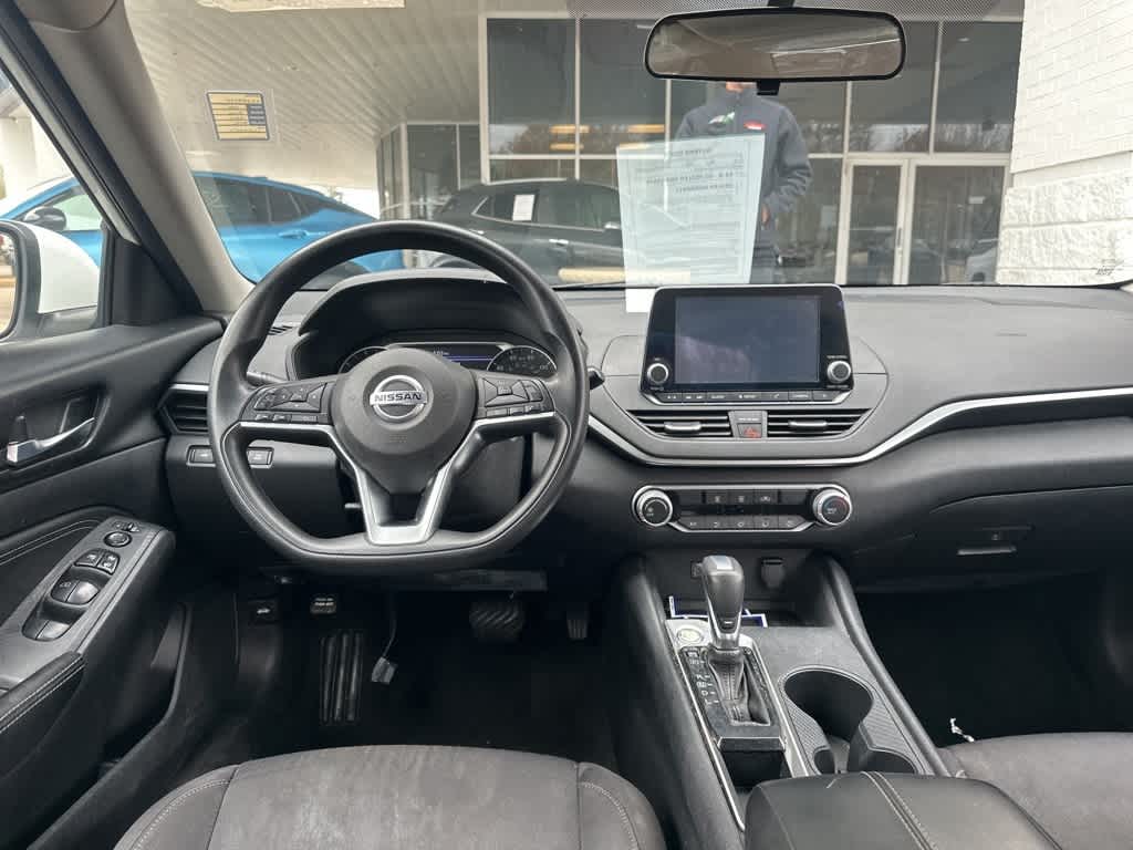 Thumbnail: 2020 Nissan Altima - 8