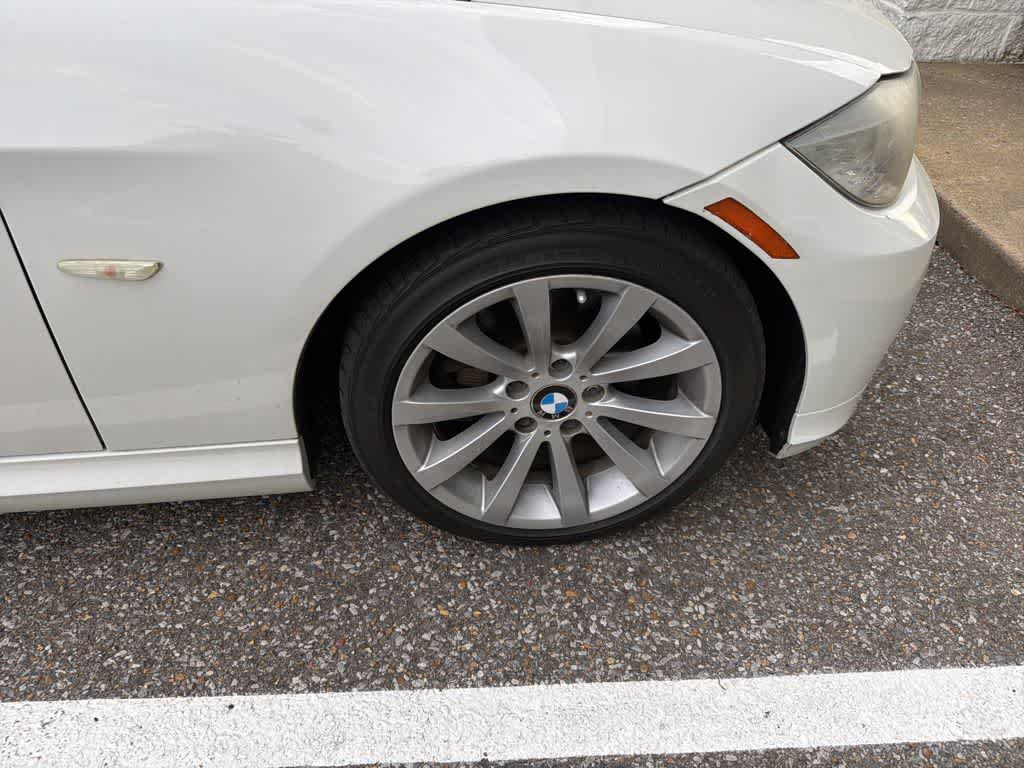 Thumbnail: 2011 BMW 3 Series - 13