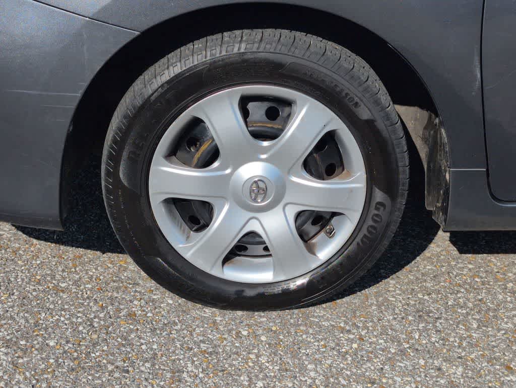 Thumbnail: 2010 Toyota Matrix - 13