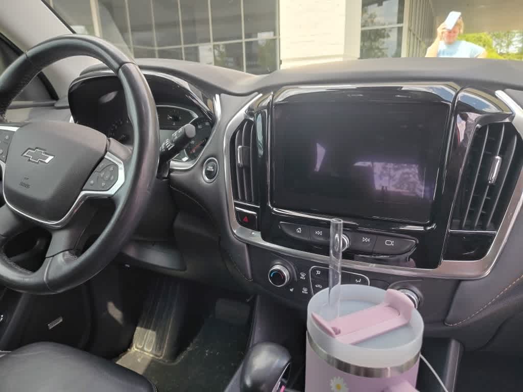 Thumbnail: 2021 Chevrolet Traverse - 16