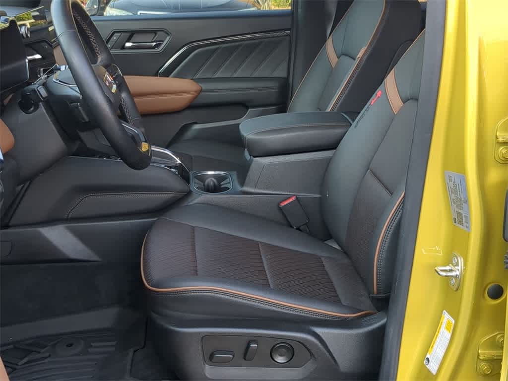 Thumbnail: 2023 GMC Canyon - 16