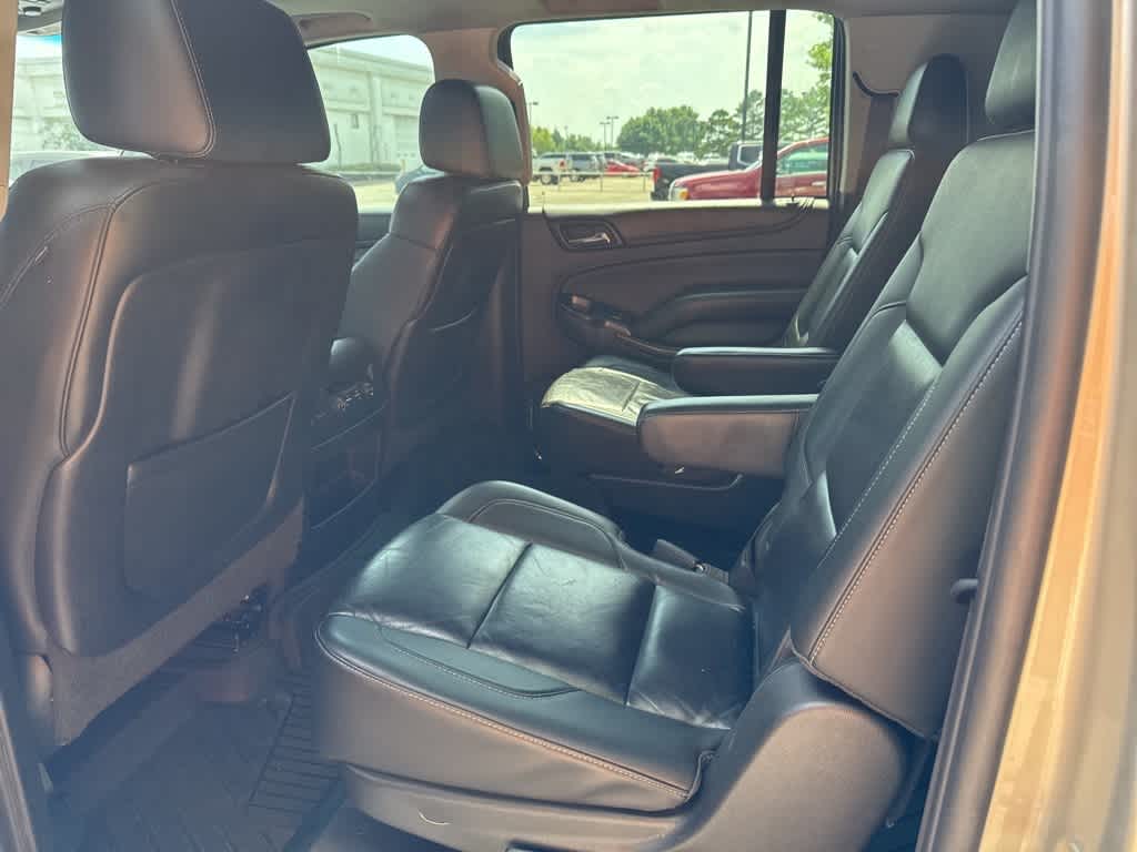 Thumbnail: 2015 Chevrolet Suburban - 3