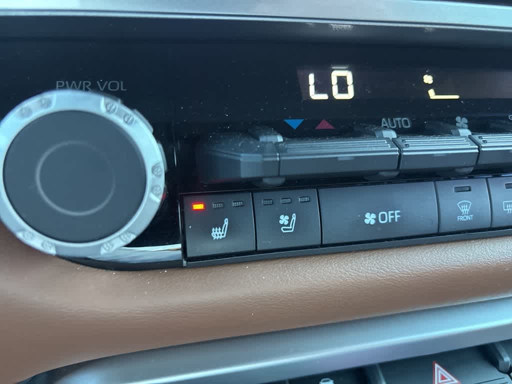 Thumbnail: 2022 Toyota Tundra - 15