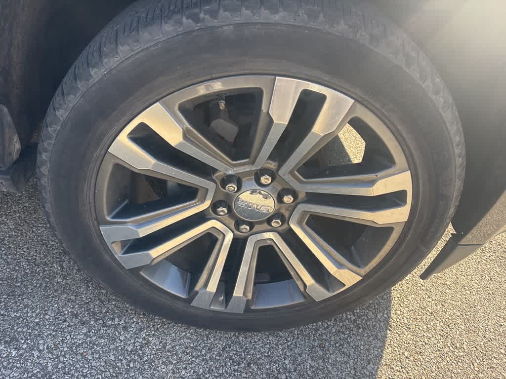 Thumbnail: 2019 GMC Yukon - 32