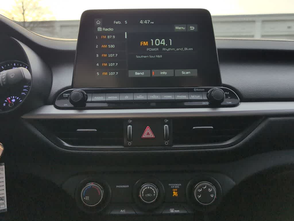 Thumbnail: 2021 Kia Forte - 28