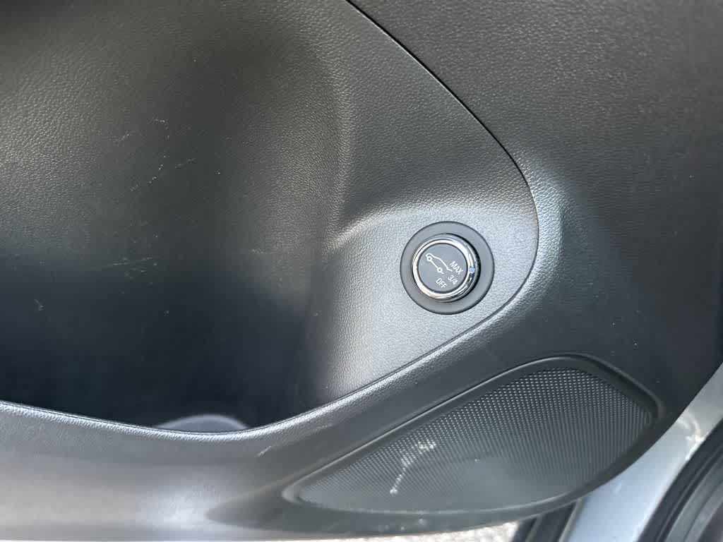 Thumbnail: 2023 Buick Encore GX - 18