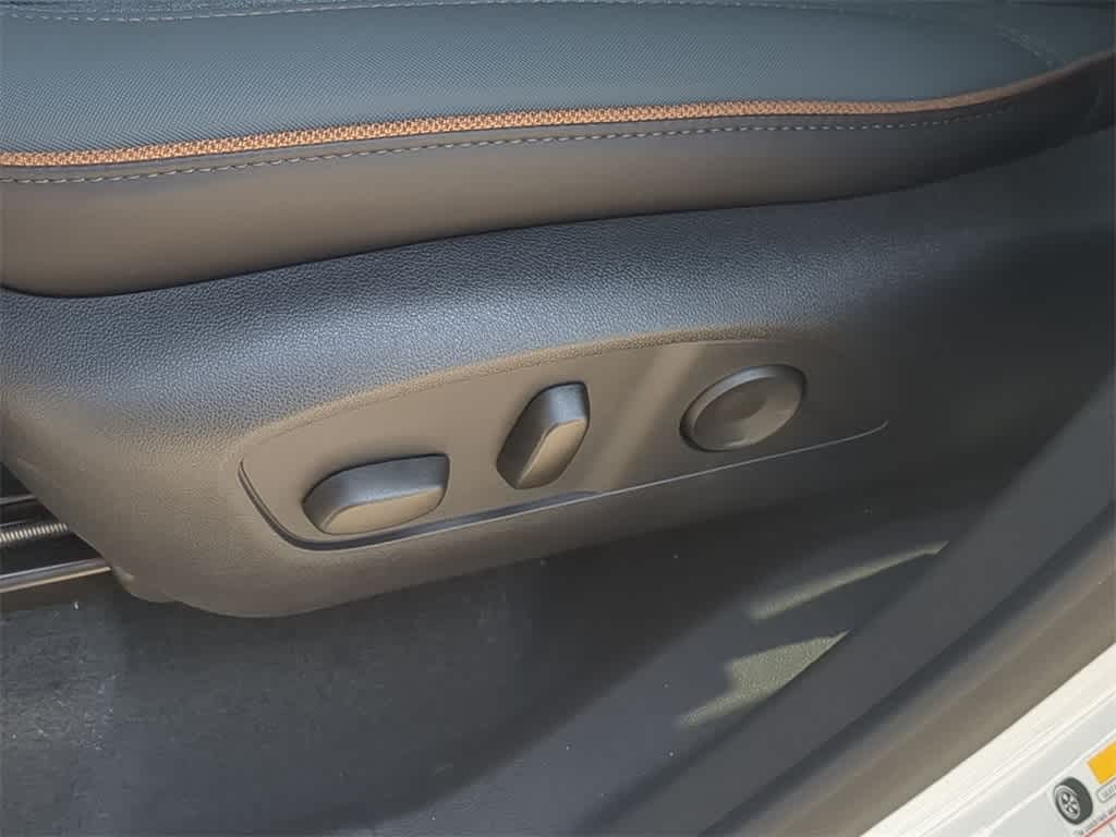 Thumbnail: 2024 GMC Acadia - 17