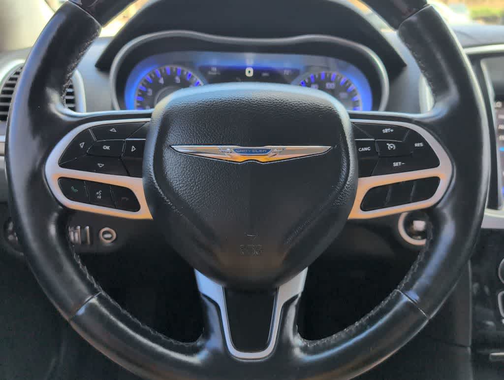 Thumbnail: 2019 Chrysler 300 - 23