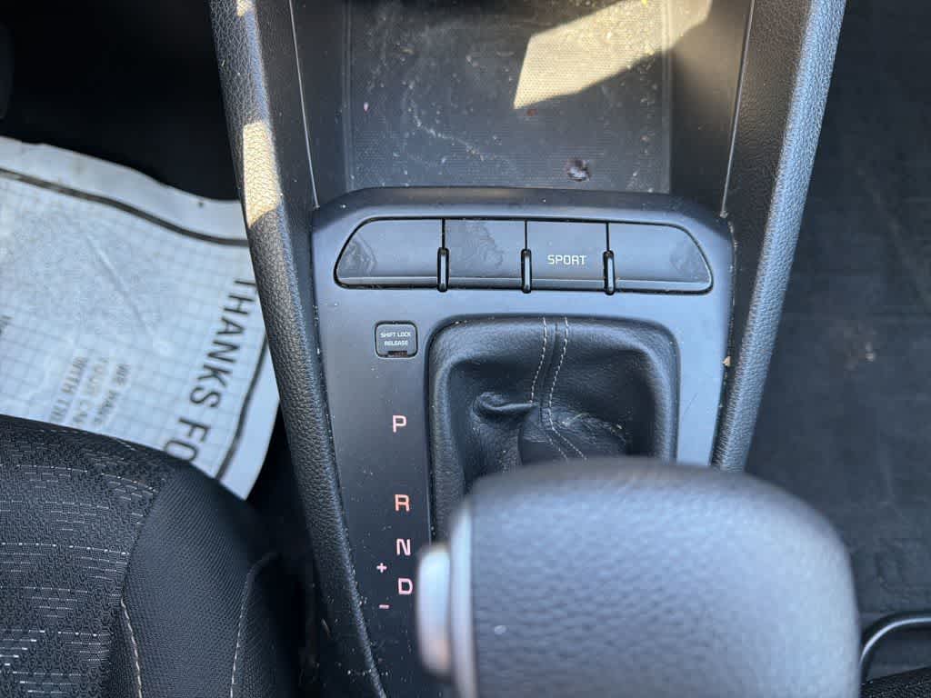 Thumbnail: 2023 Kia Rio - 15