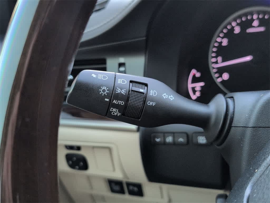 Thumbnail: 2013 Lexus ES - 29