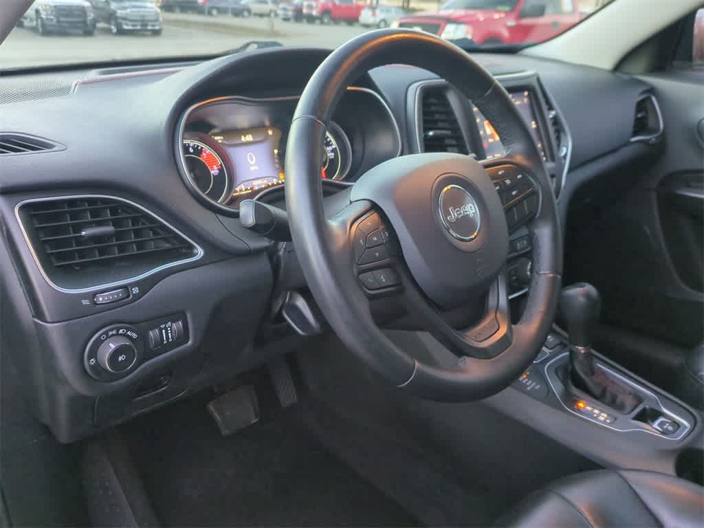 Thumbnail: 2019 Jeep Cherokee - 10