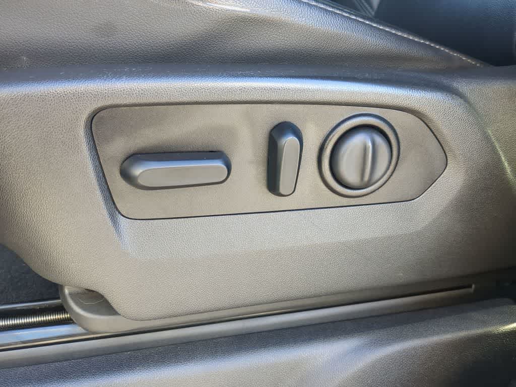 Thumbnail: 2020 Chevrolet Silverado 1500 - 18