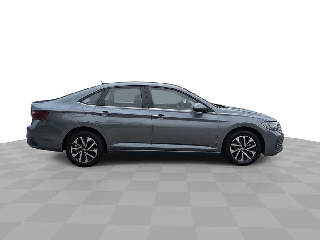 Thumbnail: 2024 Volkswagen Jetta - 9