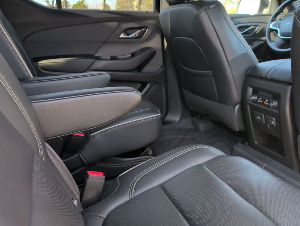 Thumbnail: 2022 Chevrolet Traverse - 21