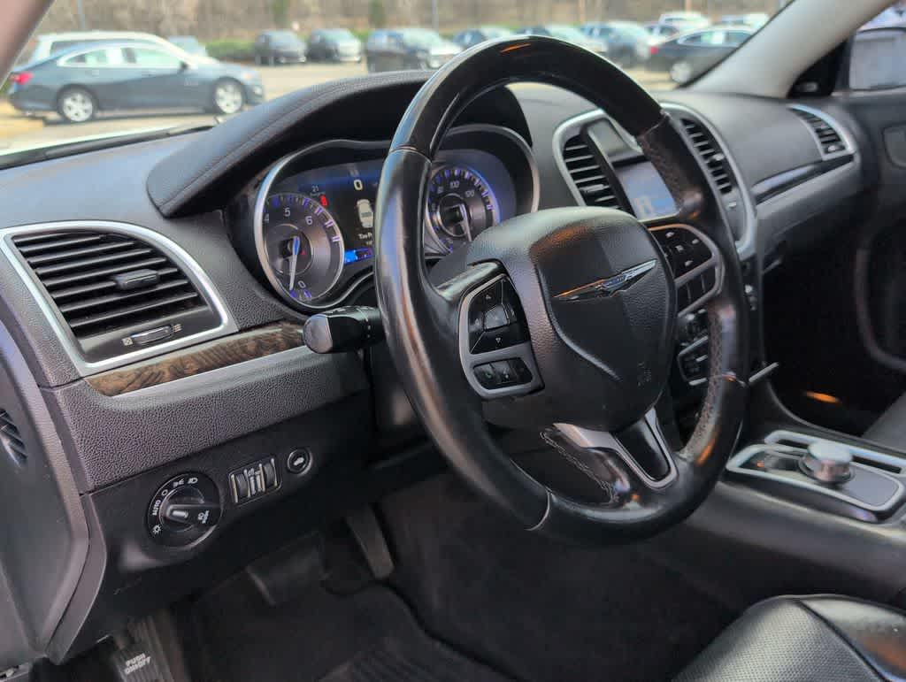 Thumbnail: 2019 Chrysler 300 - 10