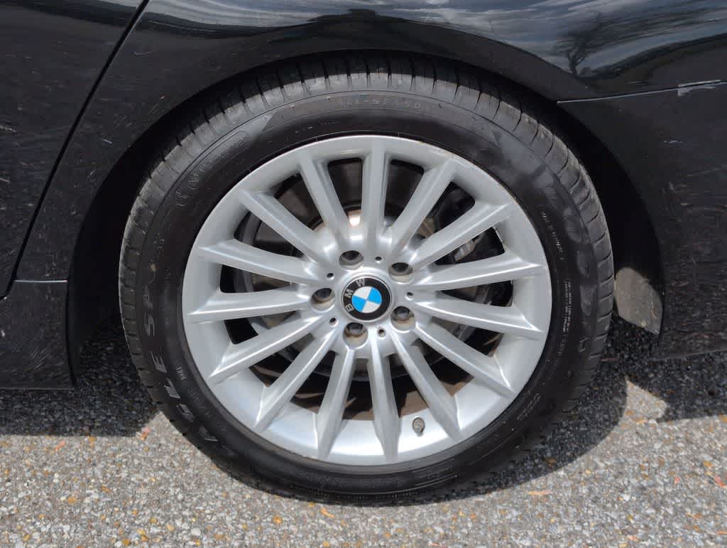 Thumbnail: 2011 BMW 5 Series - 14