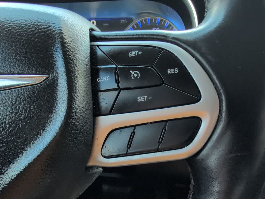 Thumbnail: 2019 Chrysler 300 - 25