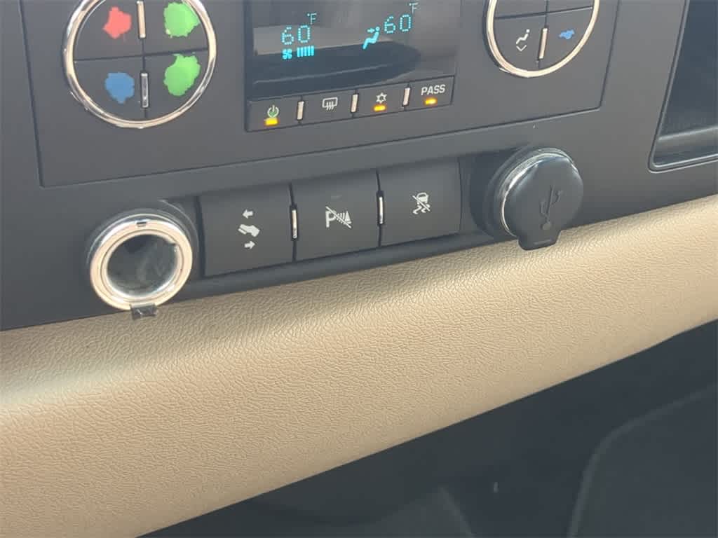 Thumbnail: 2011 GMC Sierra 1500 - 29