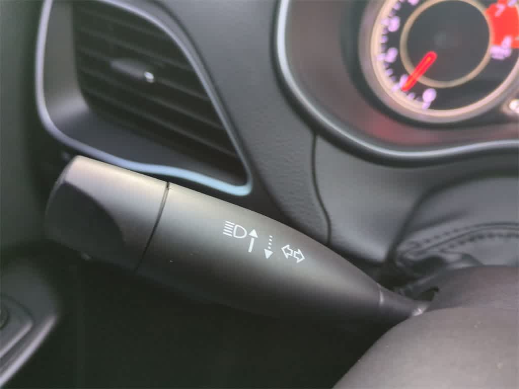 Thumbnail: 2019 Jeep Cherokee - 27