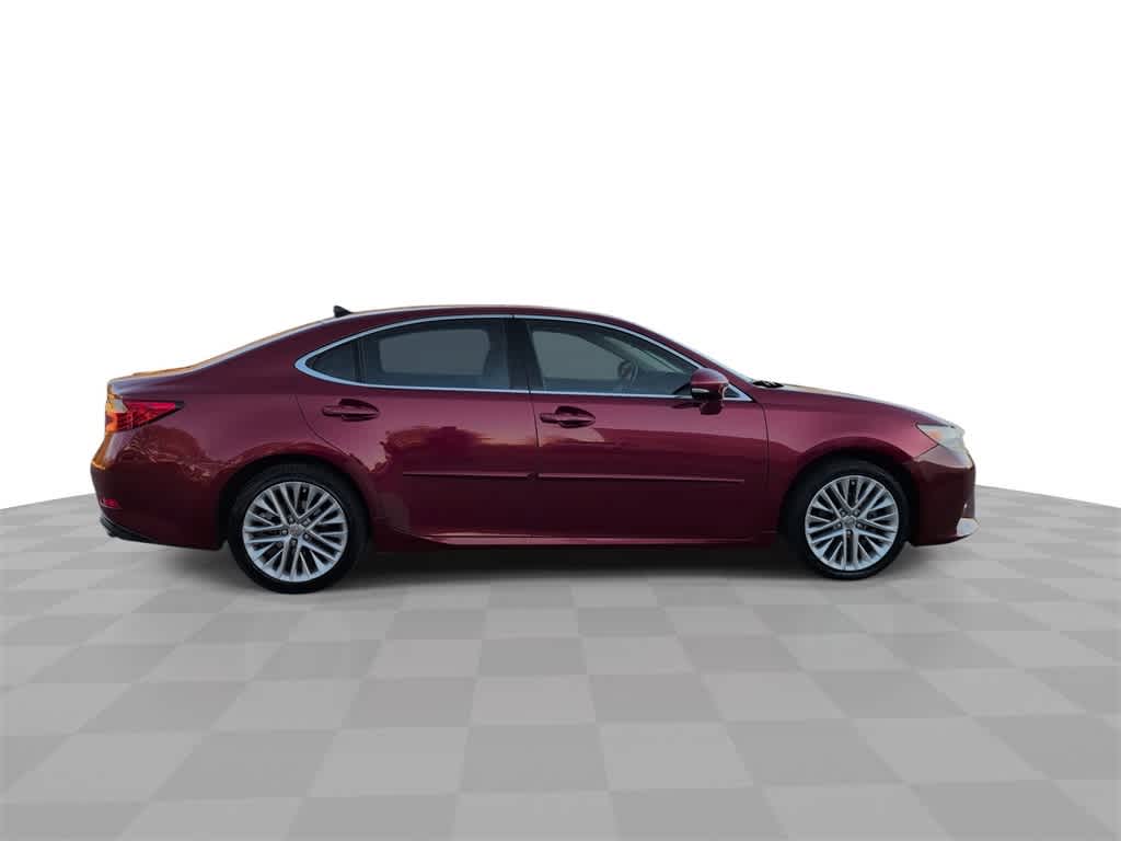 Thumbnail: 2013 Lexus ES - 9
