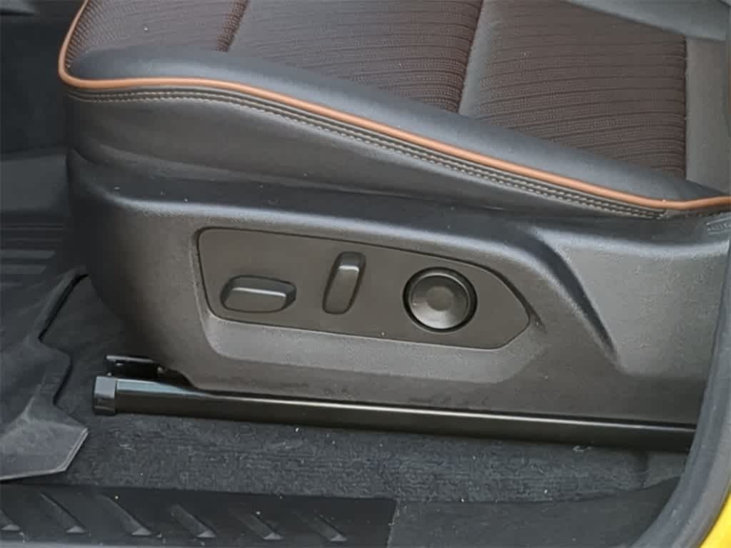 Thumbnail: 2023 GMC Canyon - 17