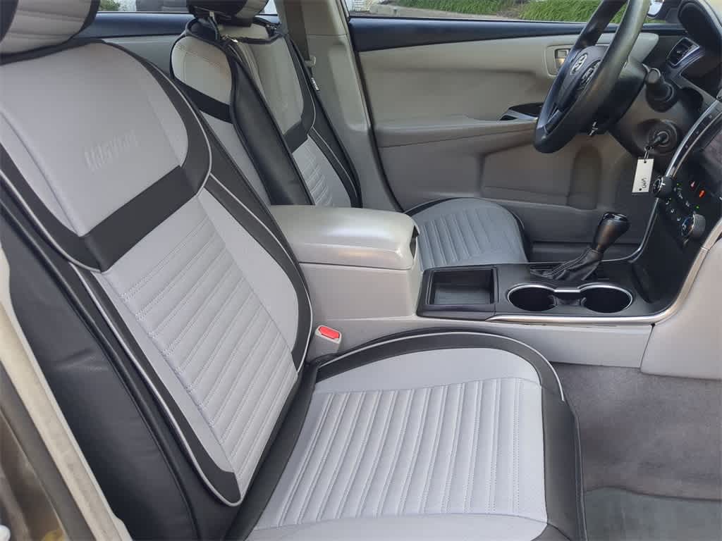 2017 Toyota Camry LE 22