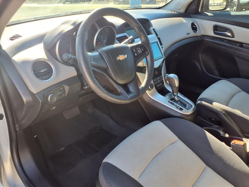 Thumbnail: 2015 Chevrolet Cruze - 2