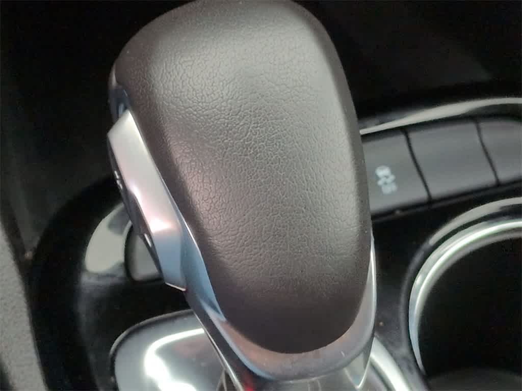 Thumbnail: 2021 Buick Encore GX - 32