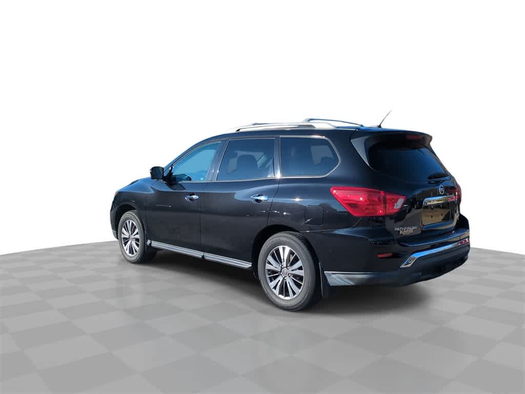 Thumbnail: 2017 Nissan Pathfinder - 6