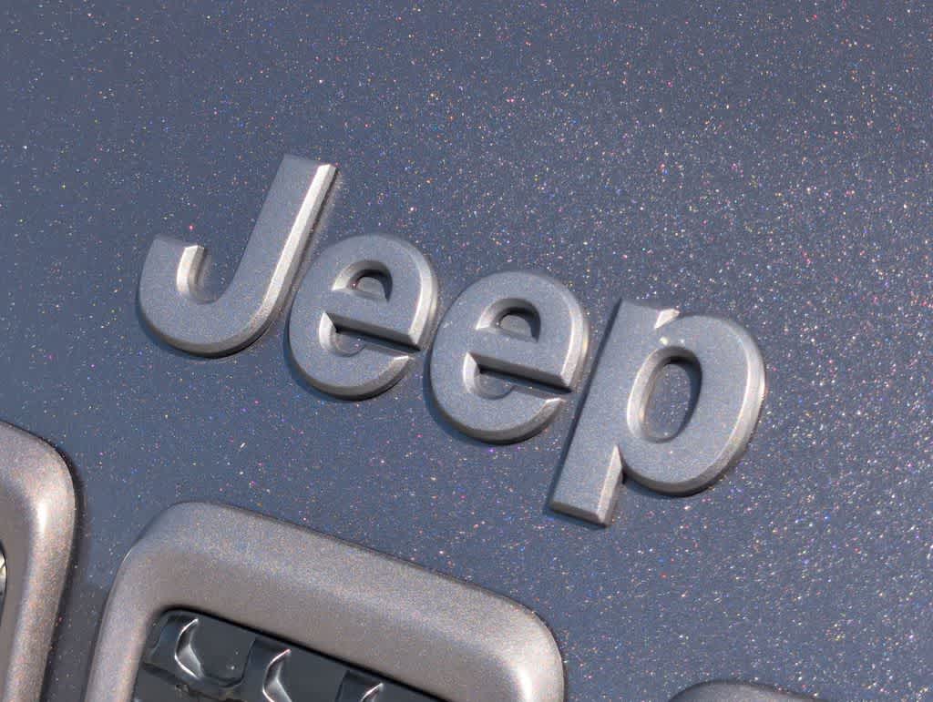 Thumbnail: 2019 Jeep Cherokee - 12