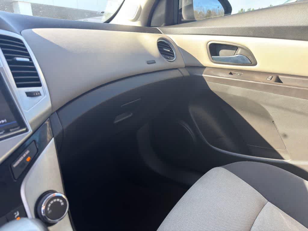 Thumbnail: 2015 Chevrolet Cruze - 39