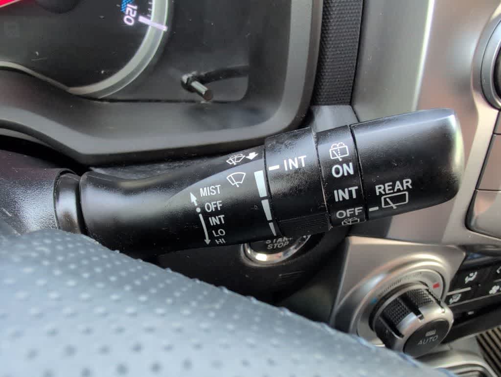 Thumbnail: 2015 Toyota 4Runner - 27